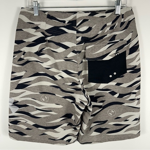 ❤️ Under Armour Heat Gear Board Shorts Mens 32 Tiger Camo Loose Drawstring ECU - Picture 3 of 8